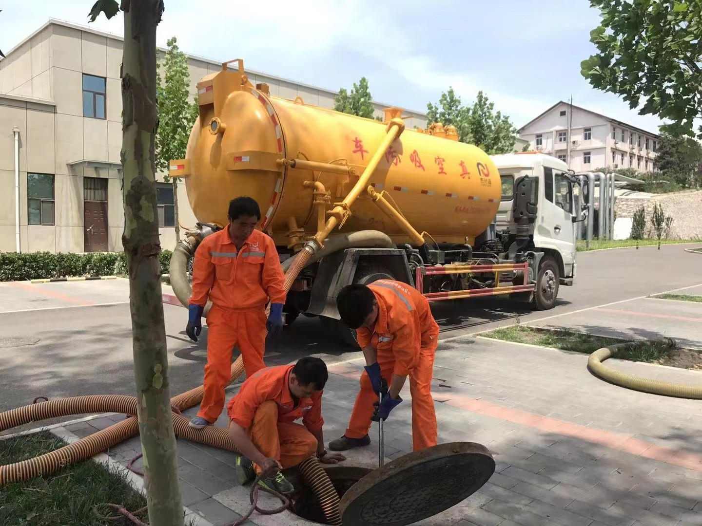 柳林化粪池清理与5-8吨吸粪车施工效率分析